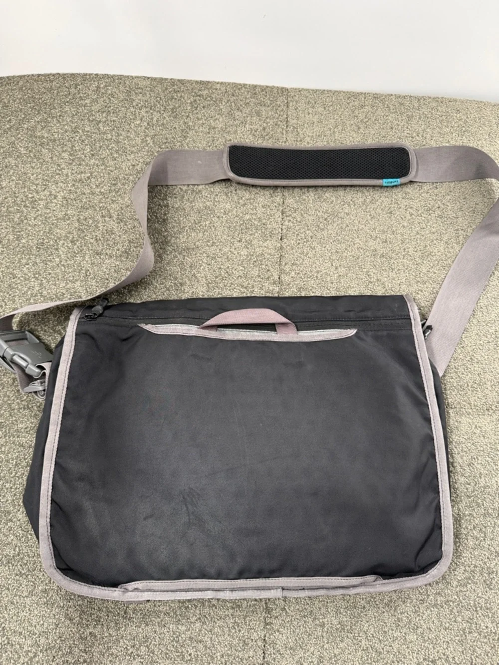 Timbuk2 Black Messenger Bag Unisex Travel Commute Work School Crossbody
